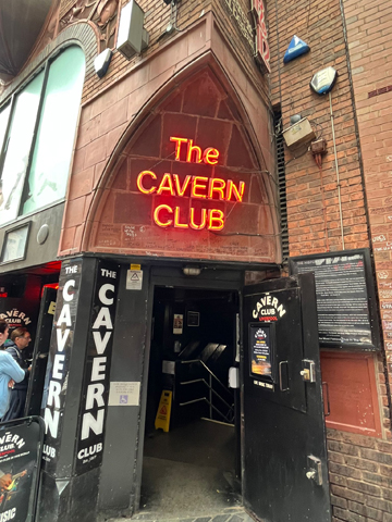 Cavern aussen